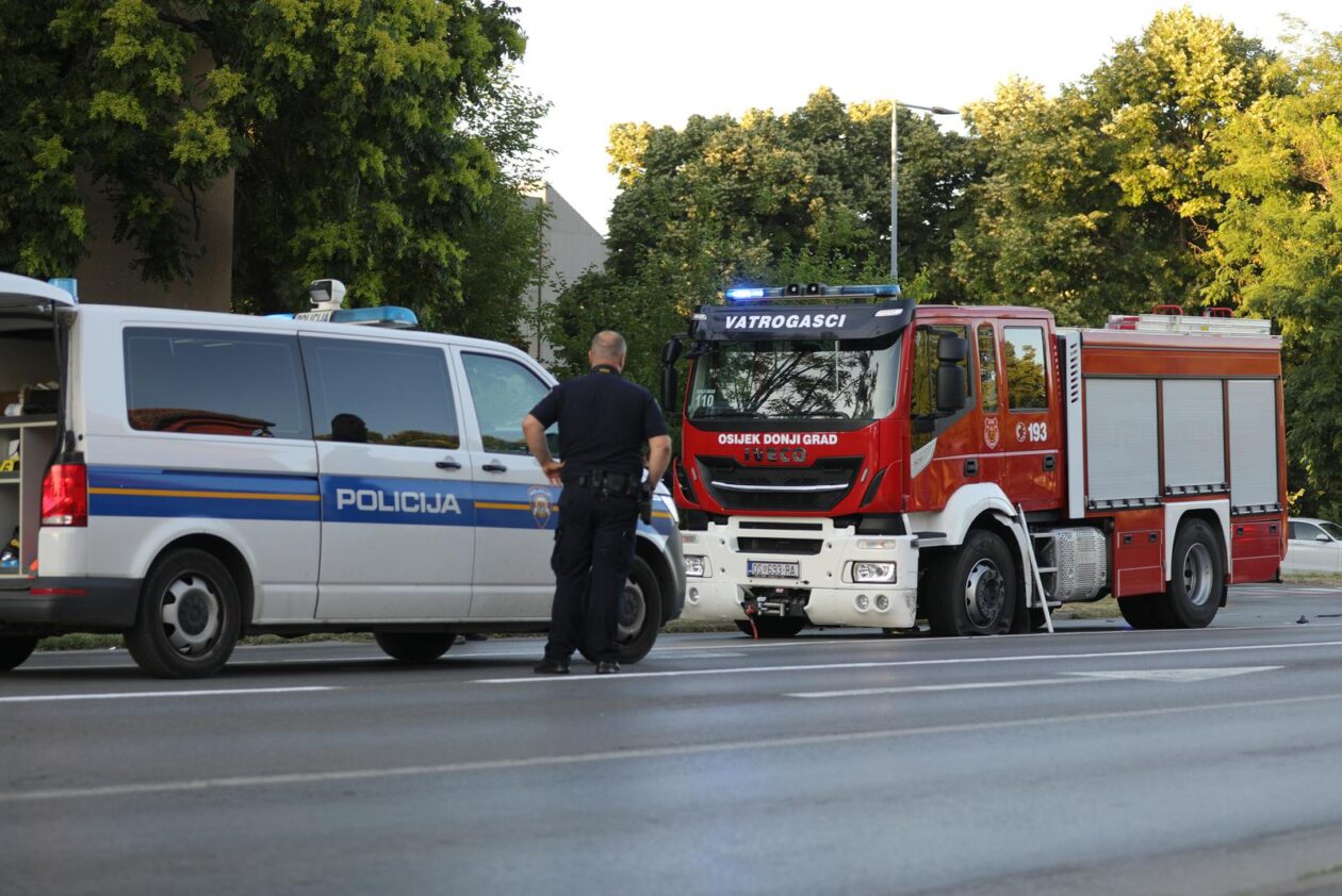 Osijek: Sudar vatrogasnog kamiona i automobila u Vukovarskoj ulici