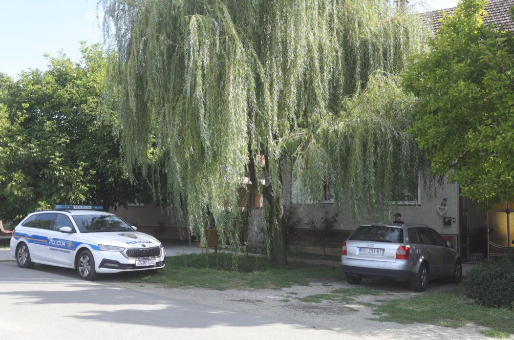 Policija istražuje ubojstvo žene u Tenji kod Osijeka, tijelo našli u septičkoj jami Policija istražuje ubojstvo žene u Tenji kod Osijeka, tijelo našli u septičkoj jami