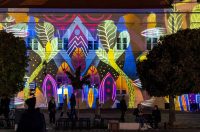 Osijek : U sklopu HeadOnEast festivala osvjetljena pročelja osječke Tvrđe.