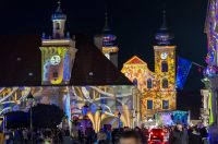 Osijek : U sklopu HeadOnEast festivala osvjetljena pročelja osječke Tvrđe.