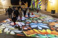 Osijek : U sklopu HeadOnEast festivala osvjetljena pročelja osječke Tvrđe.