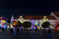 Osijek : U sklopu HeadOnEast festivala osvjetljena pročelja osječke Tvrđe.