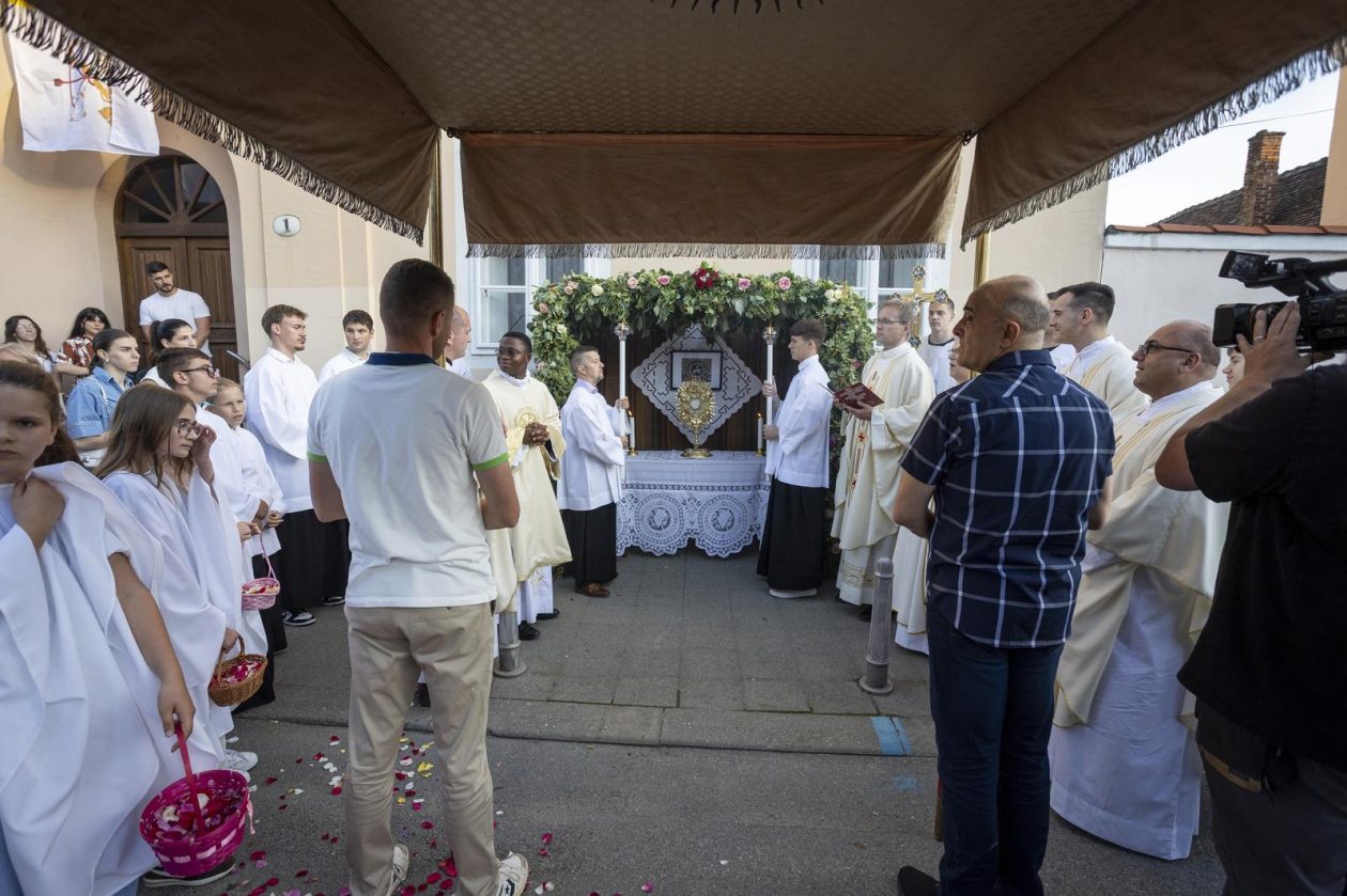 Osijek: Svetkovina presvetog tijela i krvi Kristove – Tijelovo