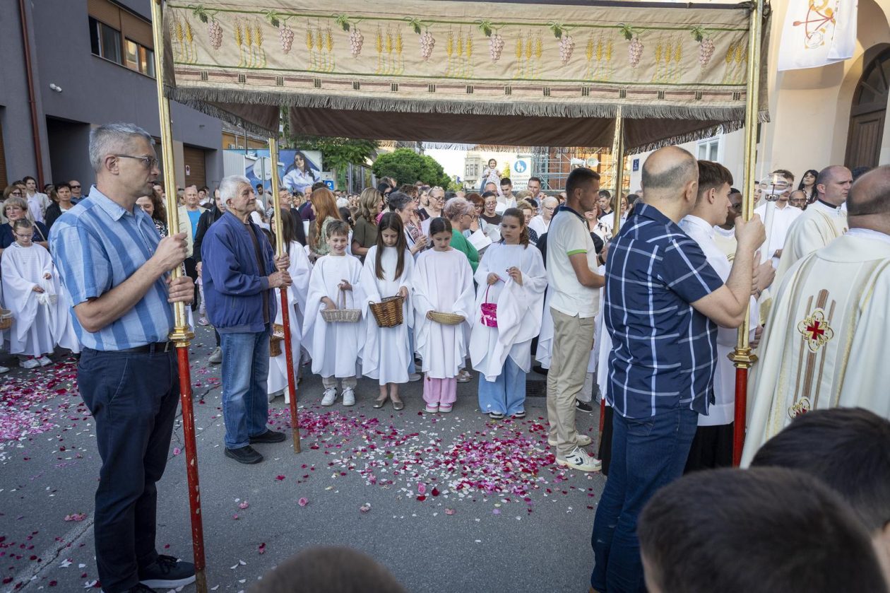 Osijek: Svetkovina presvetog tijela i krvi Kristove – Tijelovo