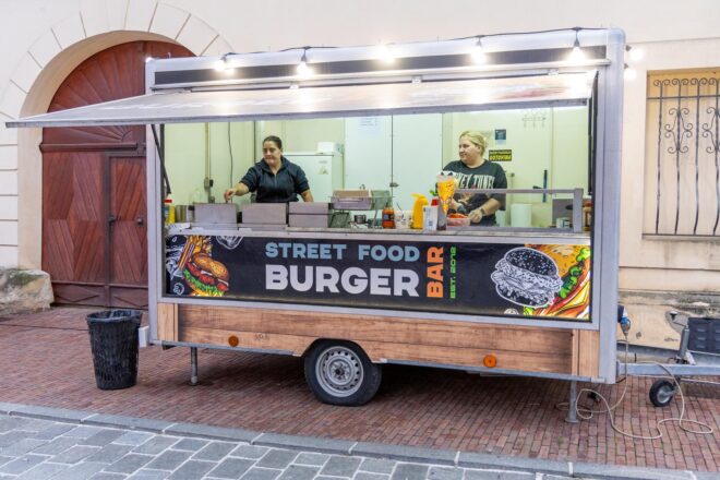 Osijek: Gastro ponuda na HeadOnEast festivalu Osijek: Gastro ponuda na HeadOnEast festivalu