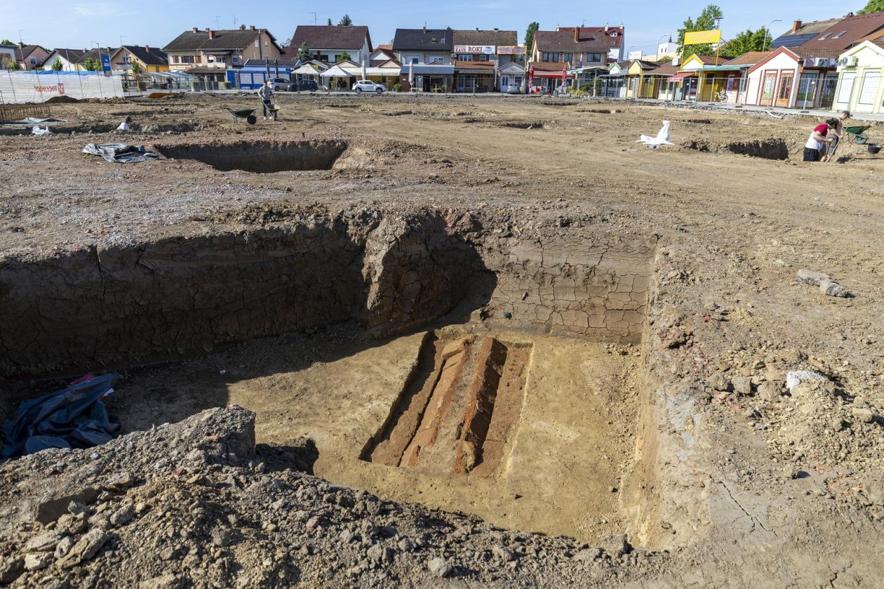 arheolozi otkrili rimski grob