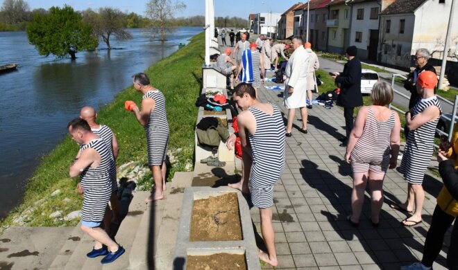 Davor: Opatijski kukali po prvi puta u Slavoniji na kupanju u rijeci Savi Davor: Opatijski kukali po prvi puta u Slavoniji na kupanju u rijeci Savi