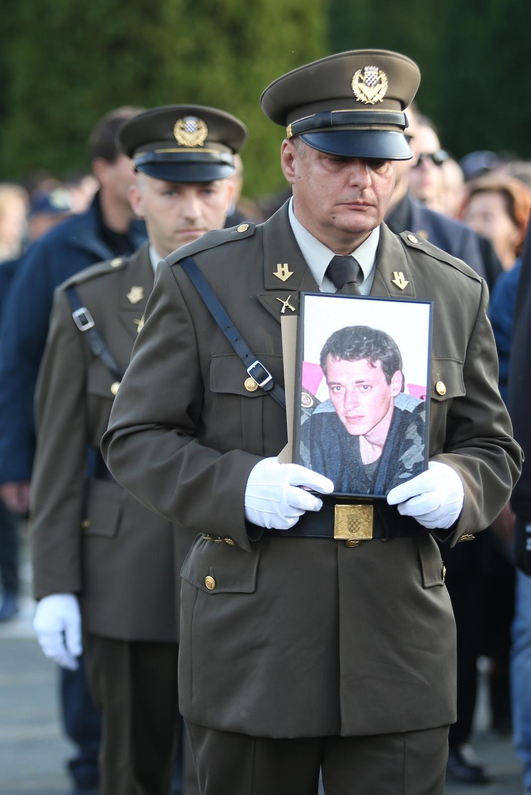 Vukovar:  Posljednji ispraćaj  Jean-Michela Nicoliera