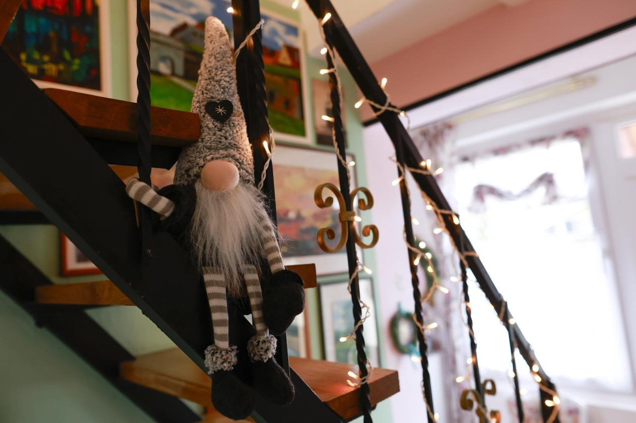 Osijek: Snježana Seleš samostalno izrađuje ukrase za svoju kuću