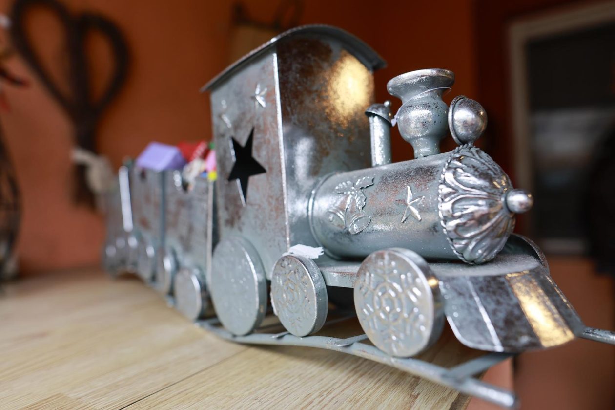 Osijek: Snježana Seleš samostalno izrađuje ukrase za svoju kuću