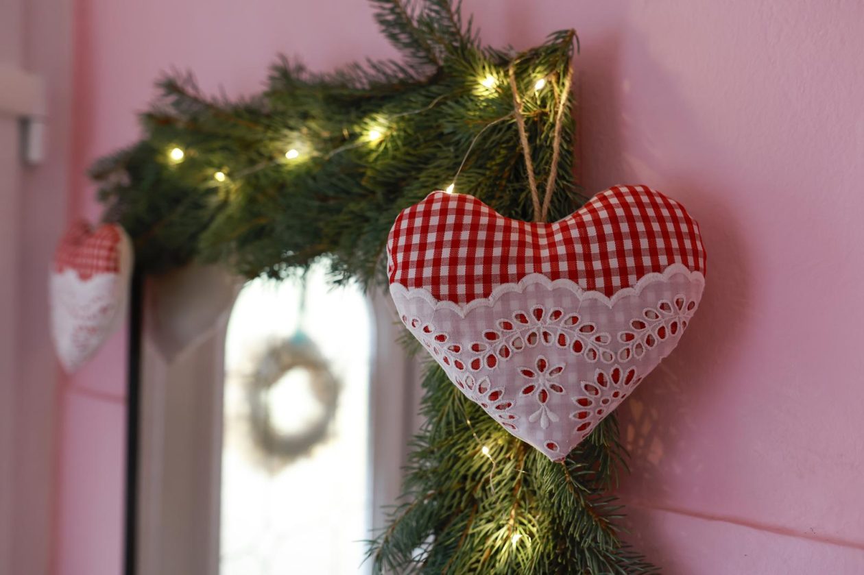 Osijek: Snježana Seleš samostalno izrađuje ukrase za svoju kuću