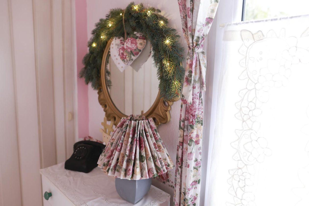 Osijek: Snježana Seleš samostalno izrađuje ukrase za svoju kuću