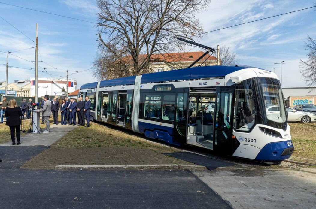 Novi niskopodni tramvaj Novi niskopodni tramvaj