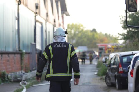 vatrogasci vatrogasac jvp osijek požar panturist