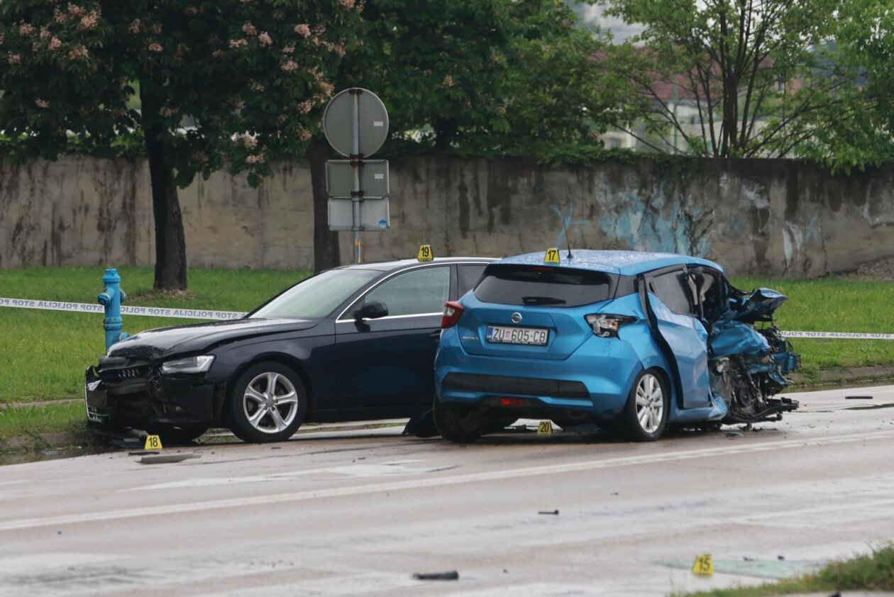 Teška prometna nesreća u Županji Teška prometna nesreća u Županji