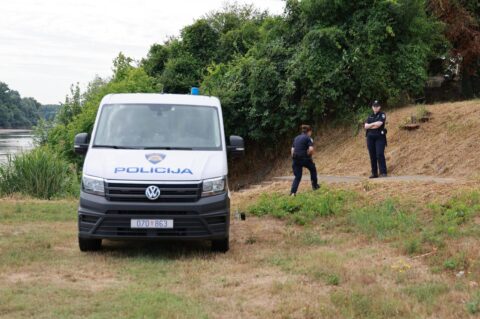 Potraga za dječakom u dravi Potraga za dječakom u dravi