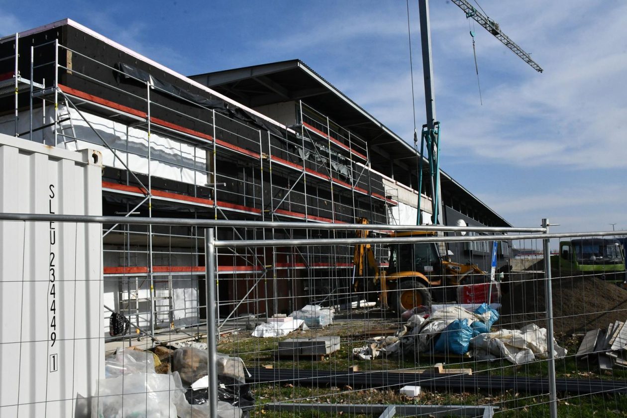 Radovi na južnoj tribini stadiona kraj save