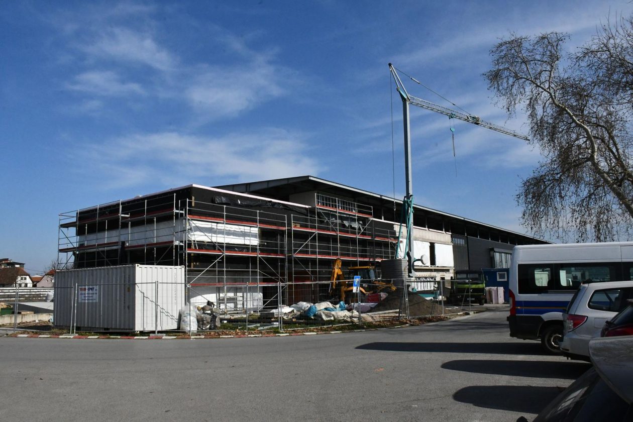 Radovi na južnoj tribini stadiona kraj save