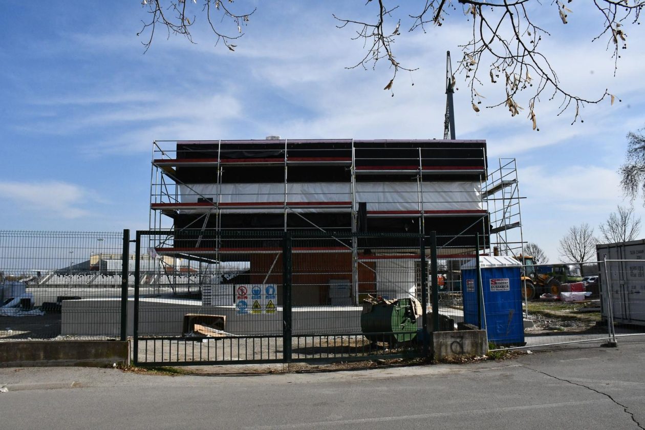 Radovi na južnoj tribini stadiona kraj save