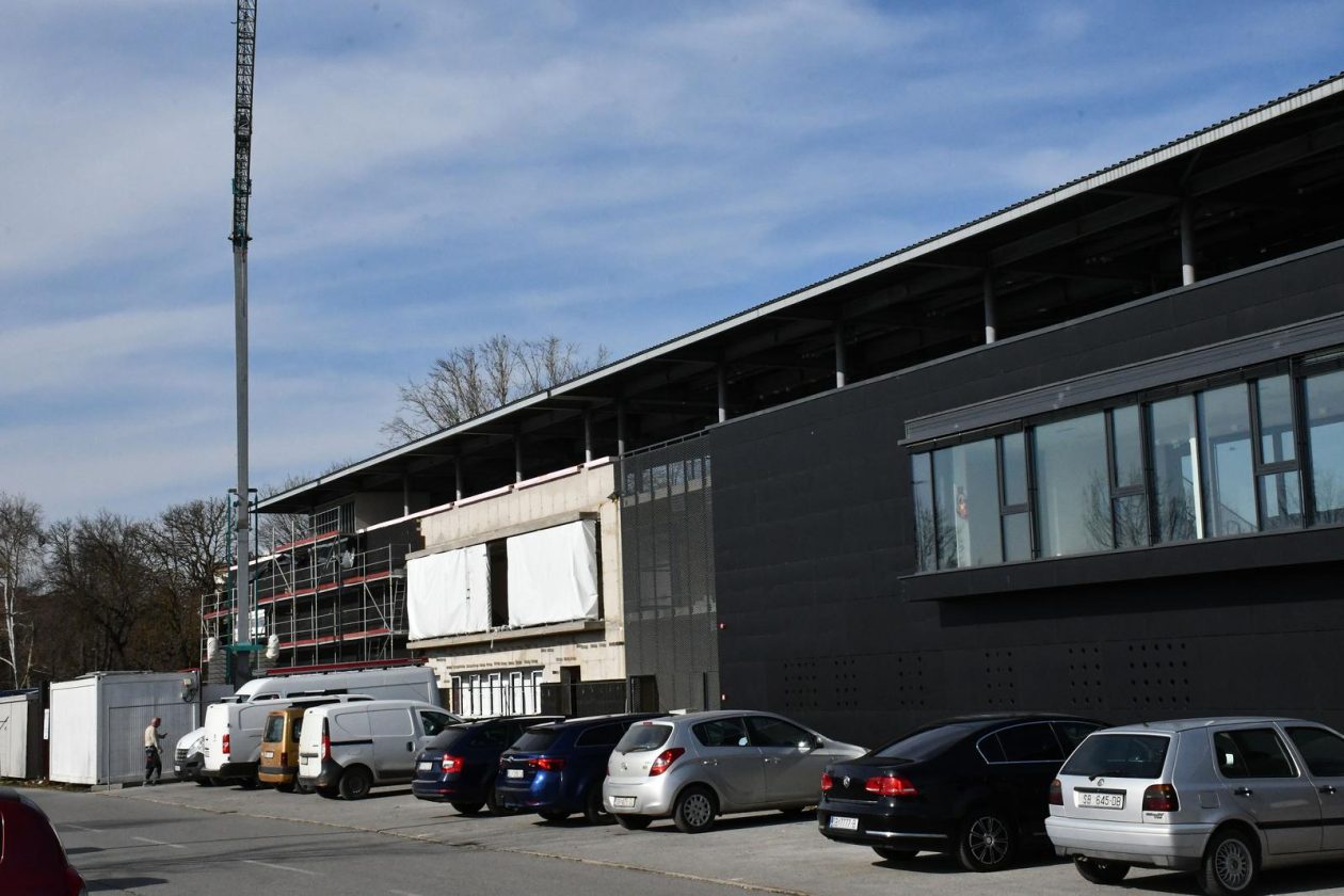 Radovi na južnoj tribini stadiona kraj save