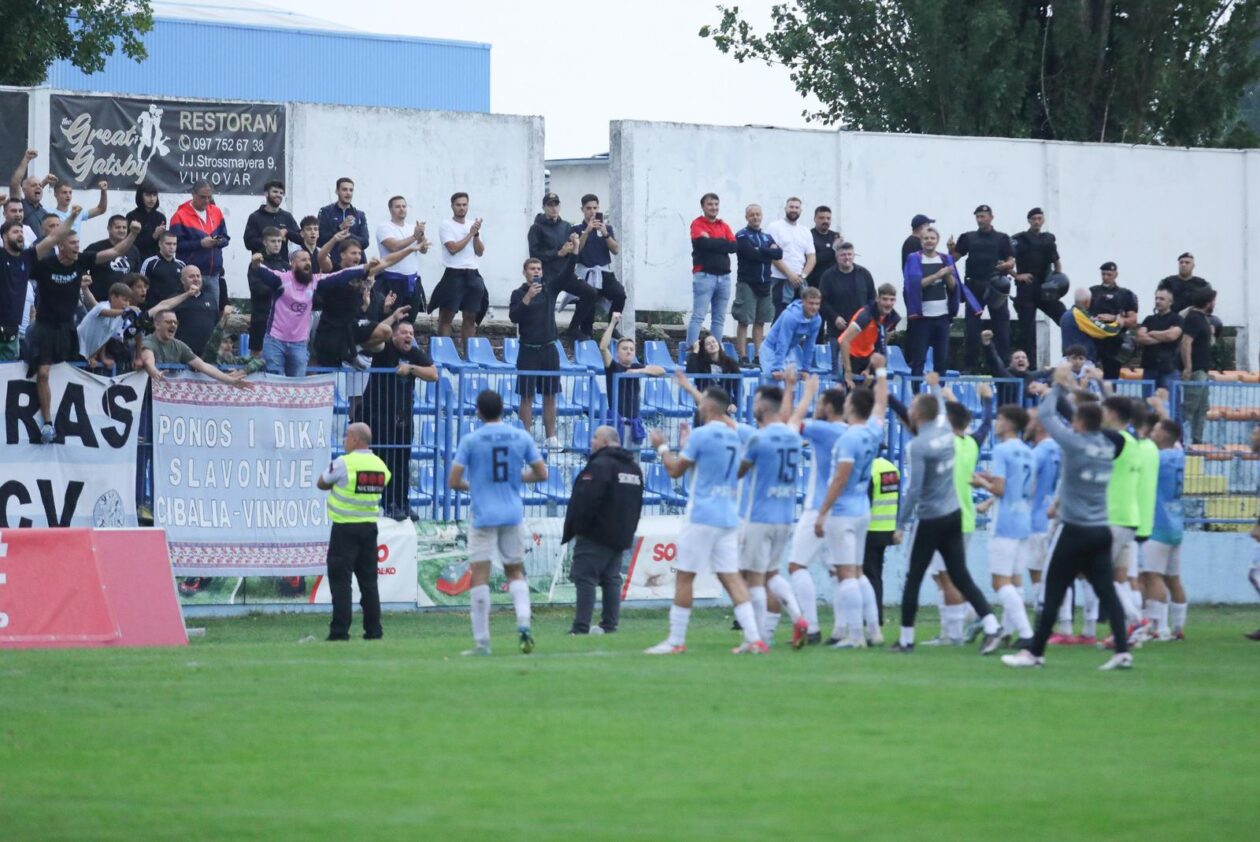 Vukovar i Cibalia sastali se u šesnaestini finala Hrvatskog nogometnog kupa Vukovar i Cibalia sastali se u šesnaestini finala Hrvatskog nogometnog kupa