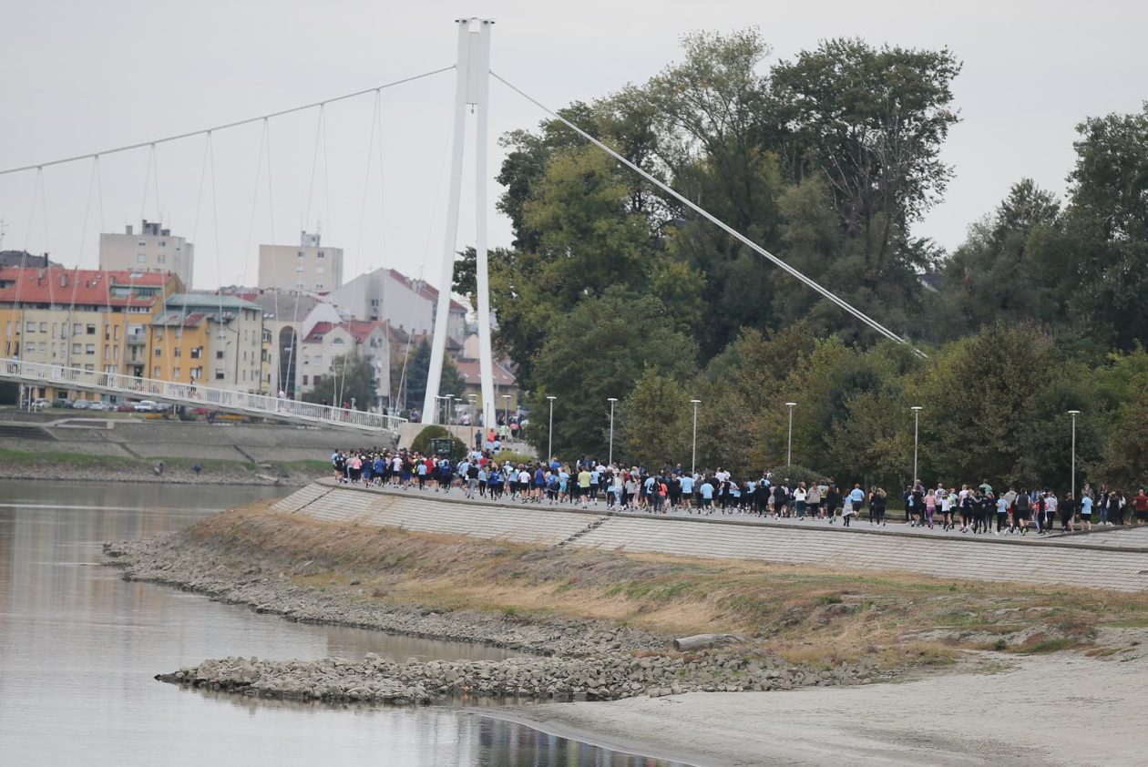 U Osijeku održana utrka “Trčimo za mentalno zdravlje” U Osijeku održana utrka “Trčimo za mentalno zdravlje”