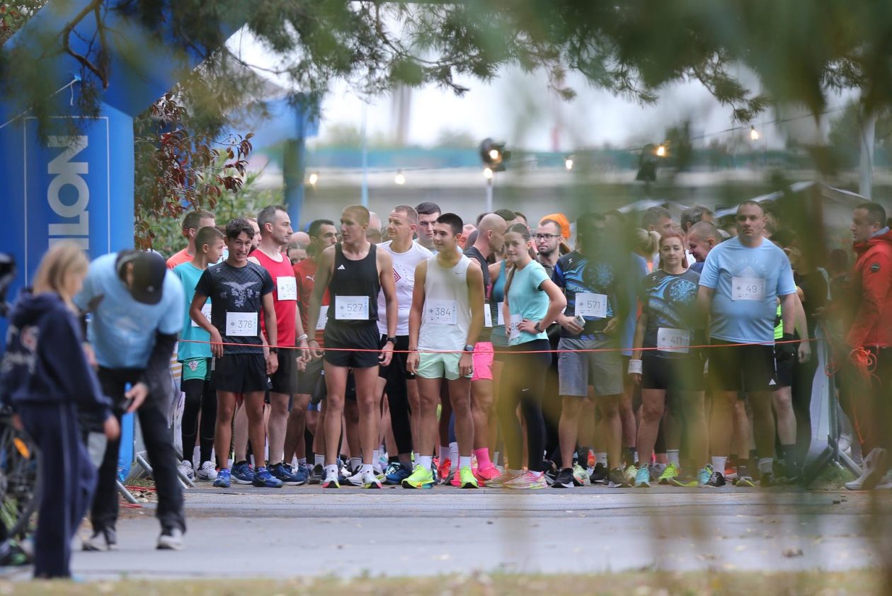 U Osijeku održana utrka “Trčimo za mentalno zdravlje” U Osijeku održana utrka “Trčimo za mentalno zdravlje”