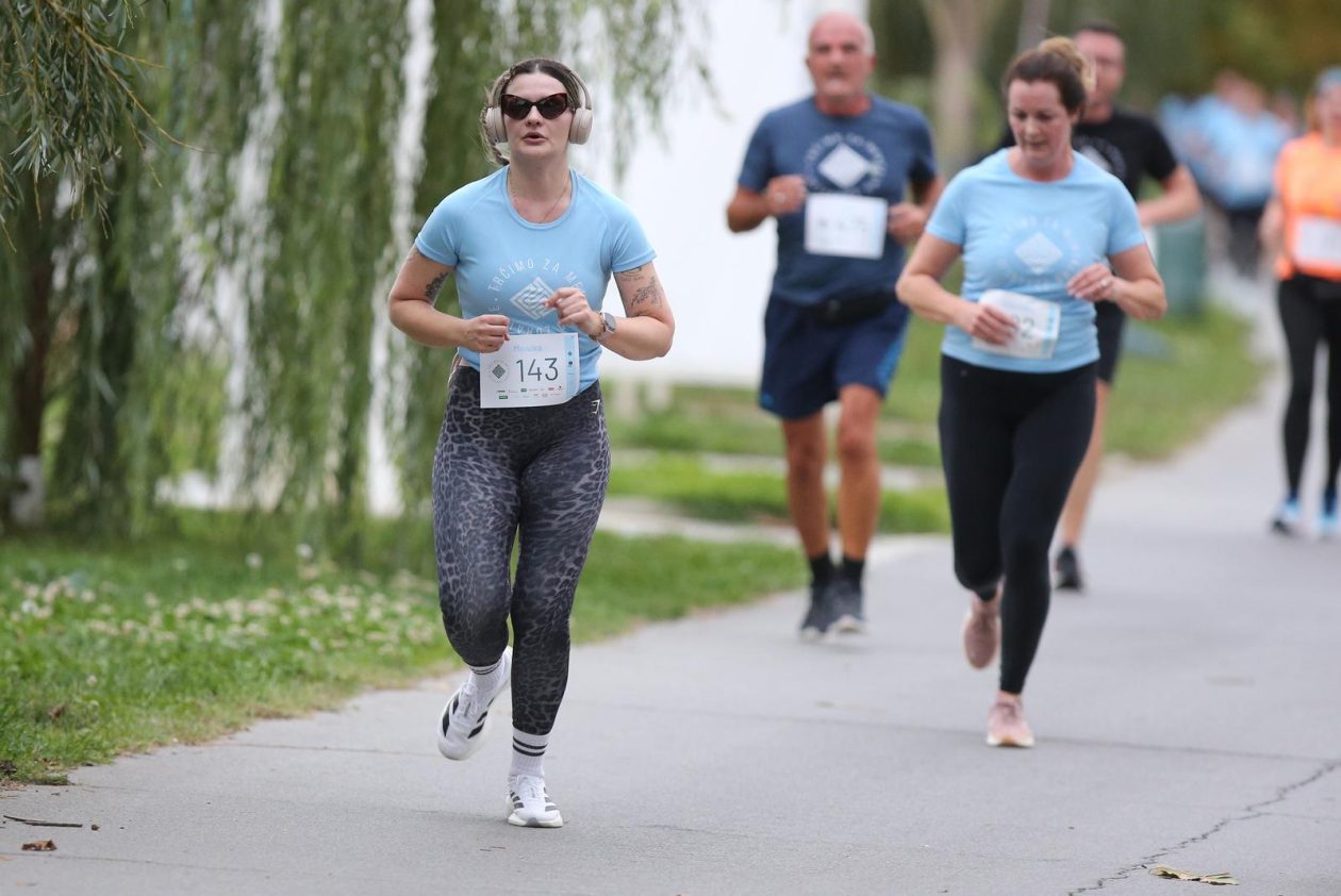 U Osijeku održana utrka “Trčimo za mentalno zdravlje” U Osijeku održana utrka “Trčimo za mentalno zdravlje”