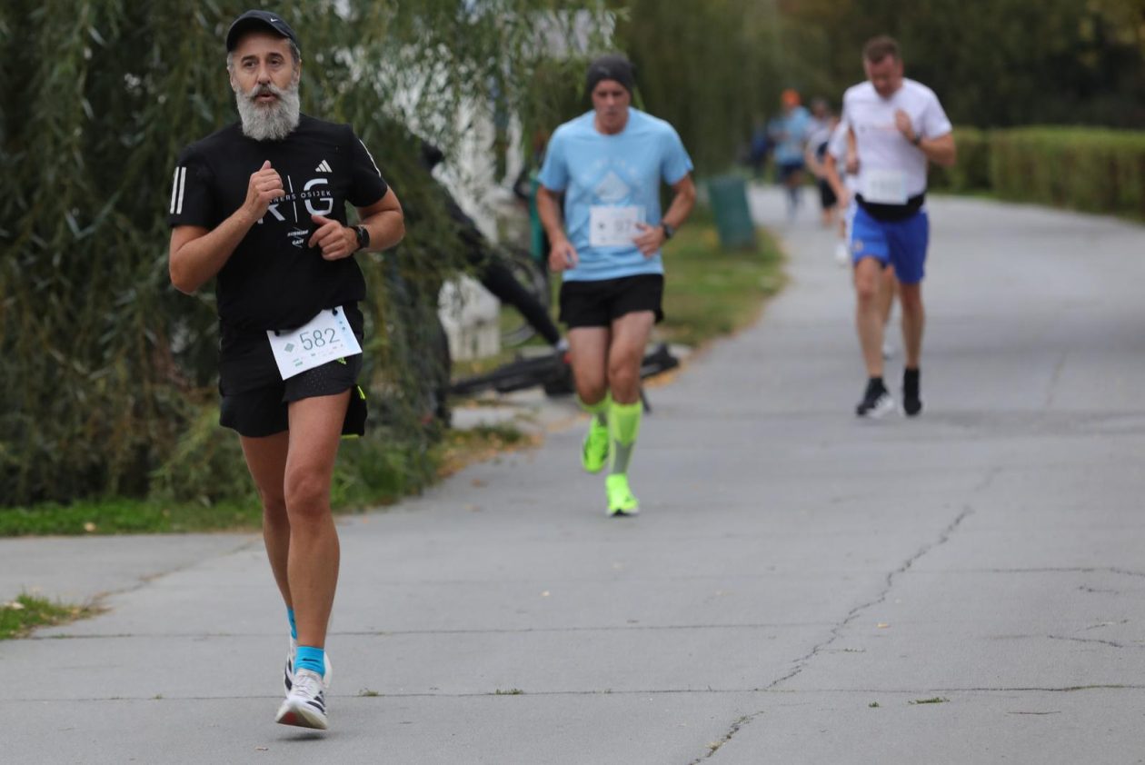 U Osijeku održana utrka “Trčimo za mentalno zdravlje” U Osijeku održana utrka “Trčimo za mentalno zdravlje”