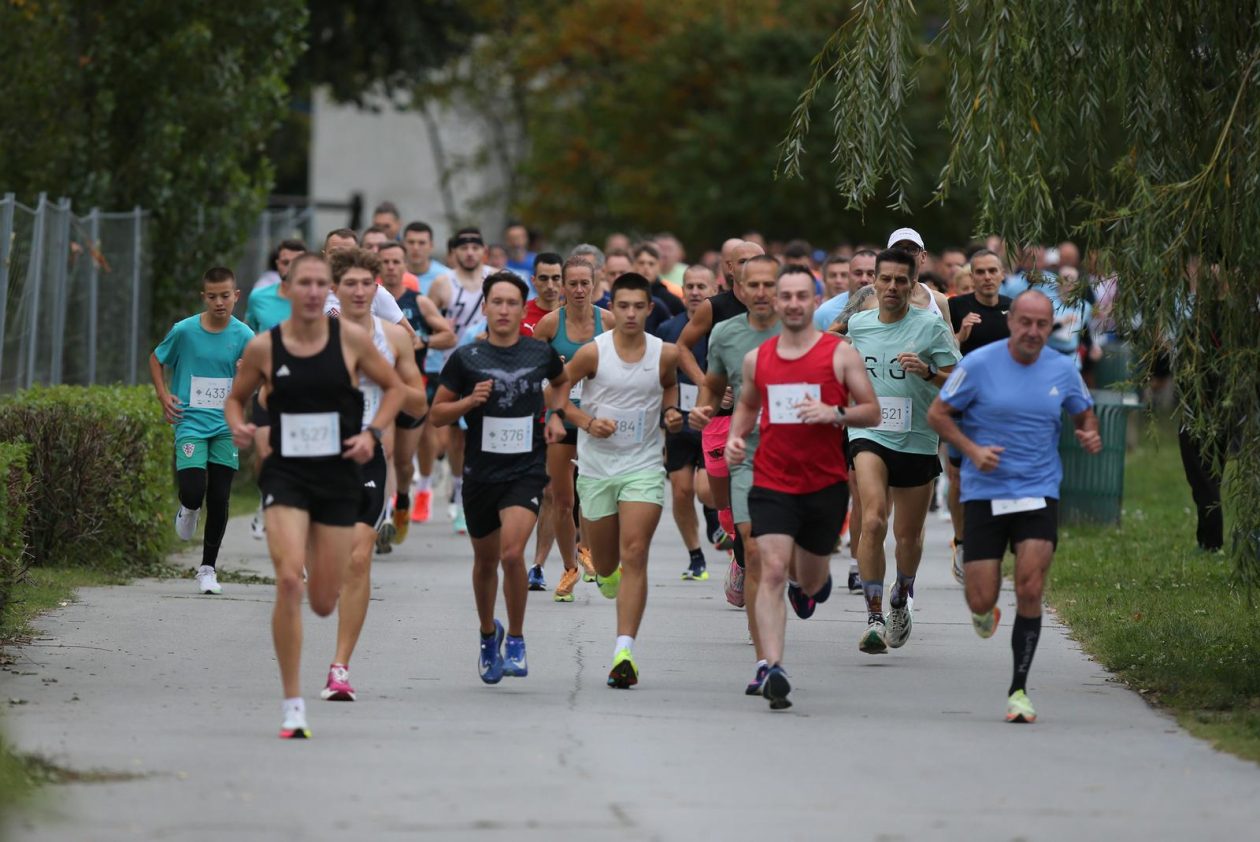U Osijeku održana utrka “Trčimo za mentalno zdravlje” U Osijeku održana utrka “Trčimo za mentalno zdravlje”