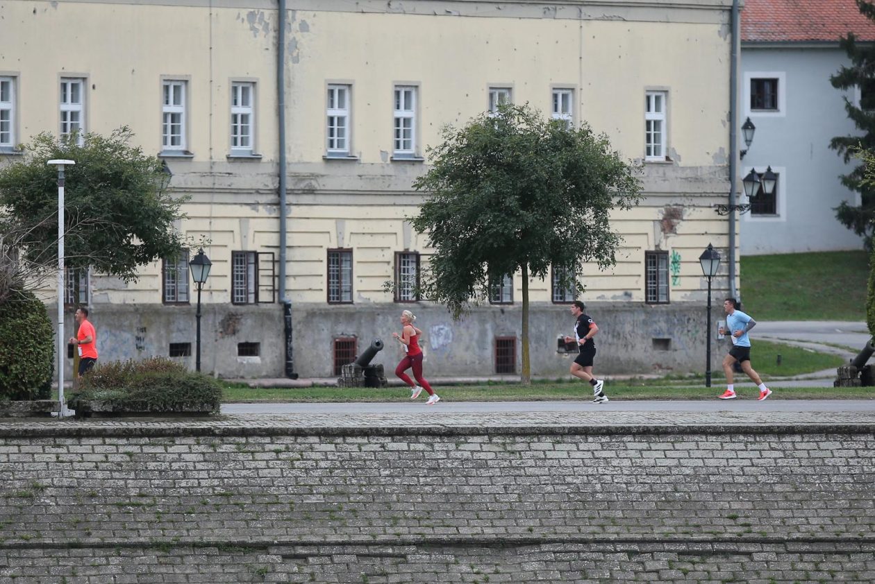 U Osijeku održana utrka “Trčimo za mentalno zdravlje” U Osijeku održana utrka “Trčimo za mentalno zdravlje”
