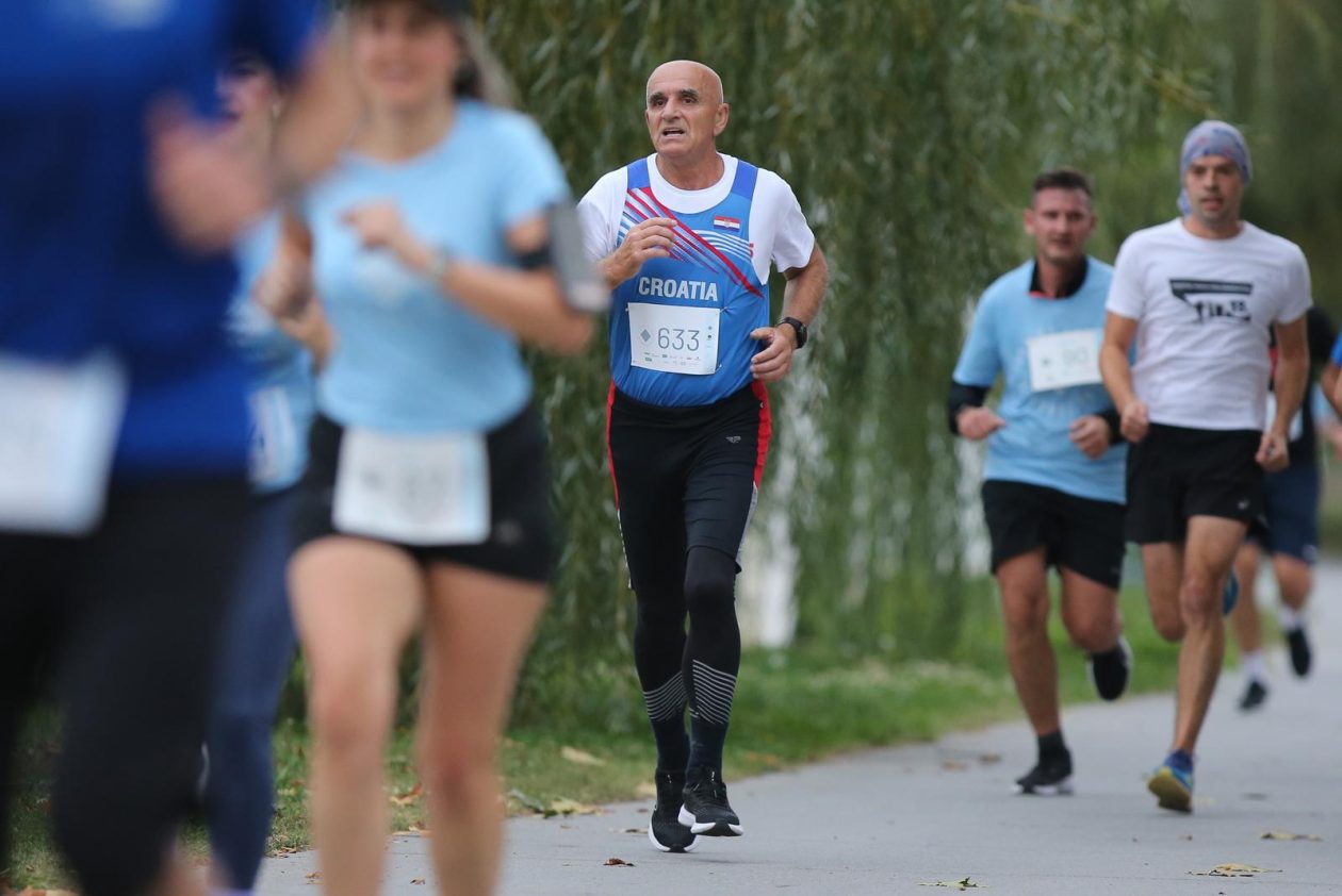 U Osijeku održana utrka “Trčimo za mentalno zdravlje” U Osijeku održana utrka “Trčimo za mentalno zdravlje”