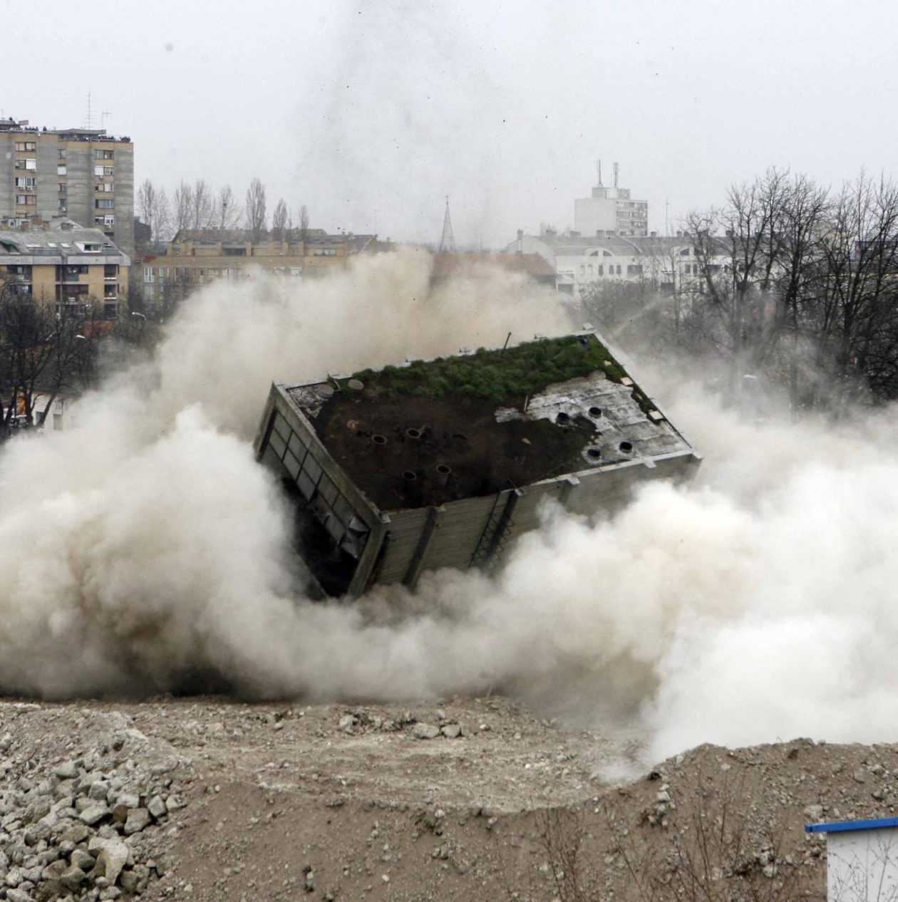 Rušenje silosa u Osijeku 2007.