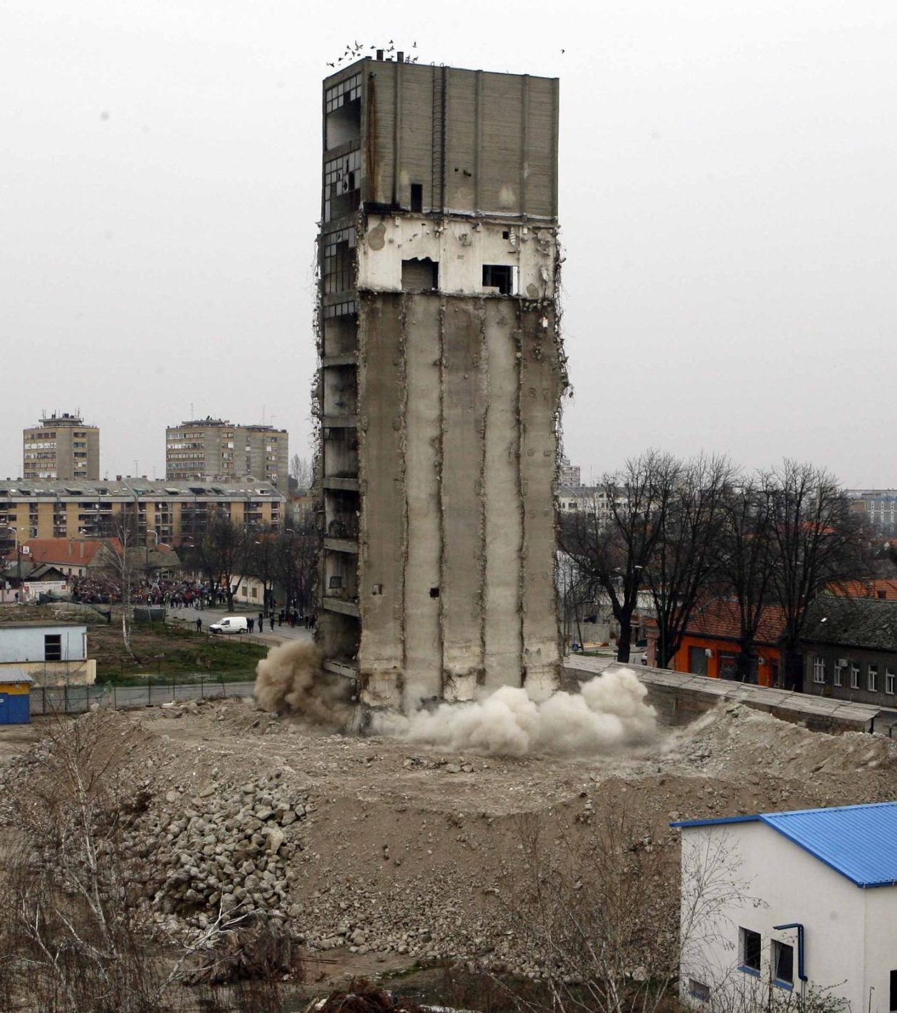 Rušenje silosa u Osijeku 2007.