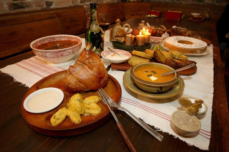 božićni ručak božićni stol