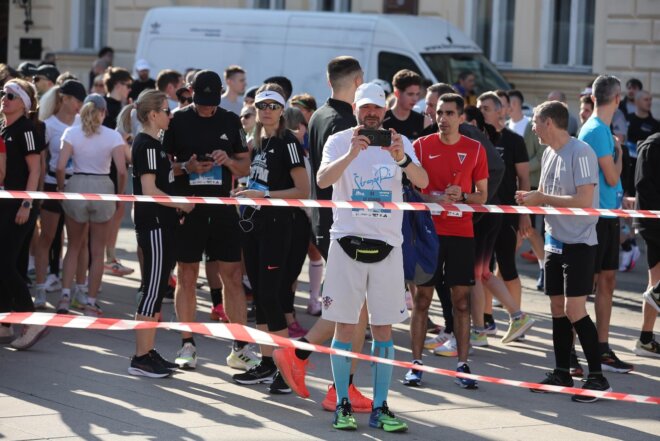 Startao 21. Osječki Ferivi polumaraton Startao 21. Osječki Ferivi polumaraton