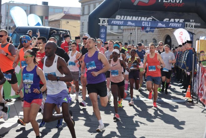 Startao 21. Osječki Ferivi polumaraton Startao 21. Osječki Ferivi polumaraton