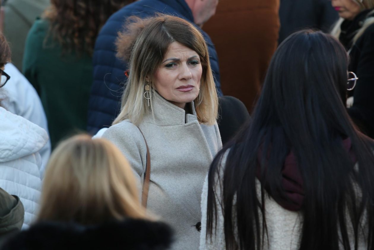 Građani Osijeka okupili se u čast pjevača Halida Bešlića