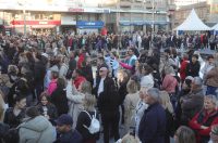 Građani Osijeka okupili se u čast pjevača Halida Bešlića