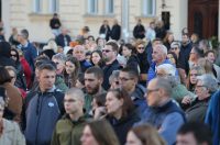 Građani Osijeka okupili se u čast pjevača Halida Bešlića