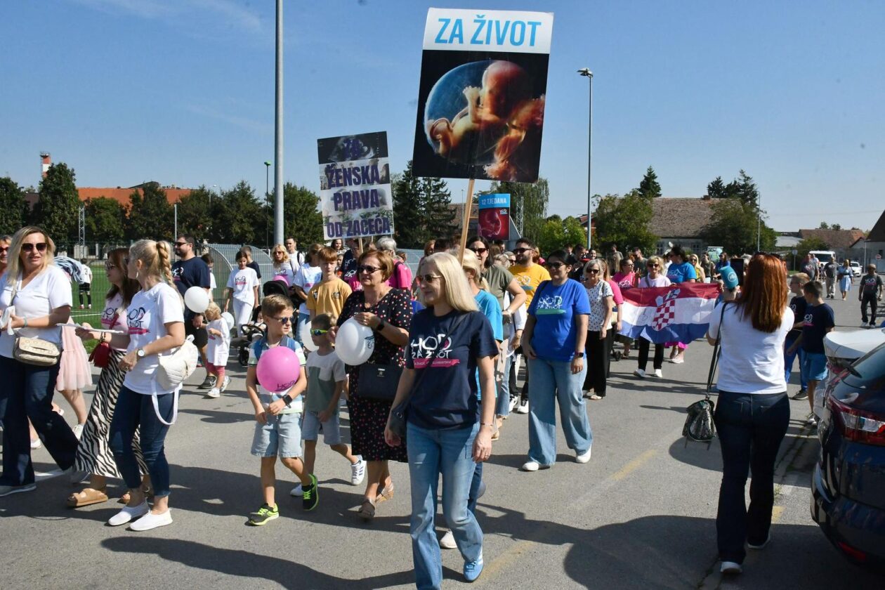 Hod za život Slavonski Brod Hod za život Slavonski Brod
