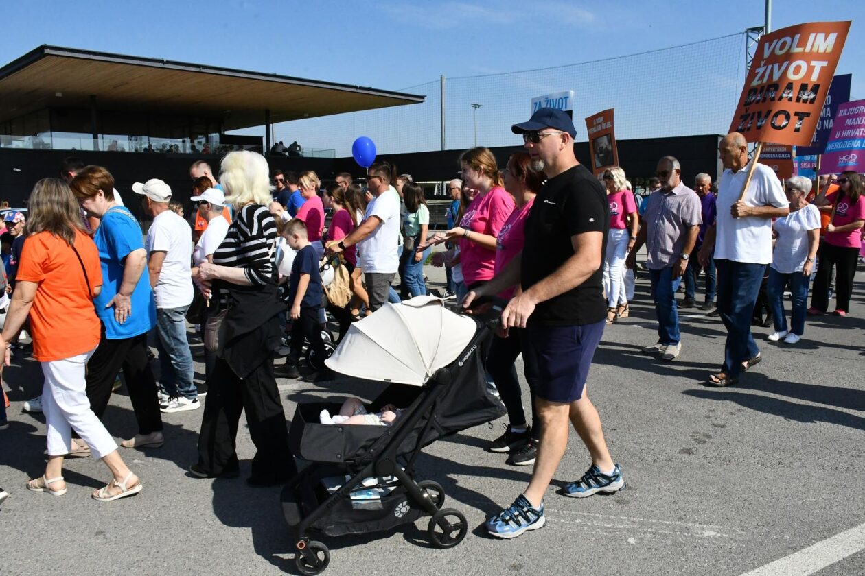 Hod za život Slavonski Brod Hod za život Slavonski Brod