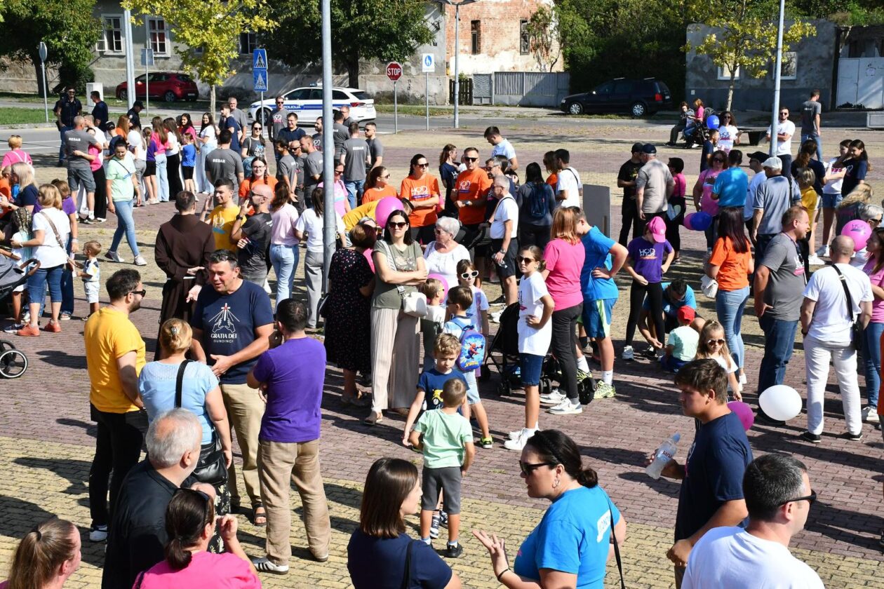 Hod za život Slavonski Brod Hod za život Slavonski Brod