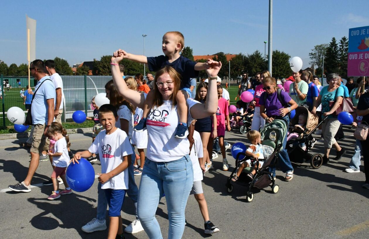 Hod za život Slavonski Brod Hod za život Slavonski Brod