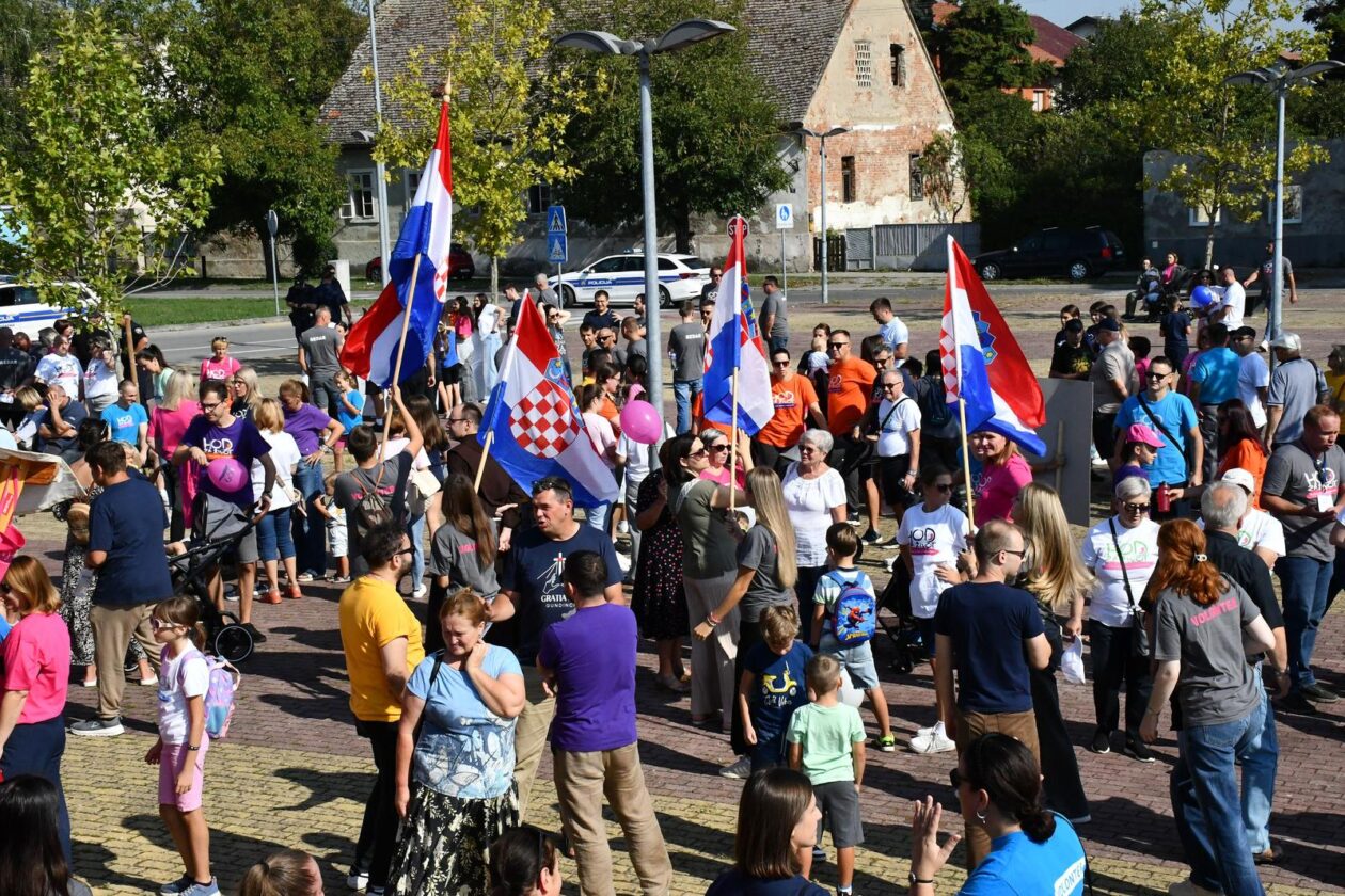 Hod za život Slavonski Brod Hod za život Slavonski Brod