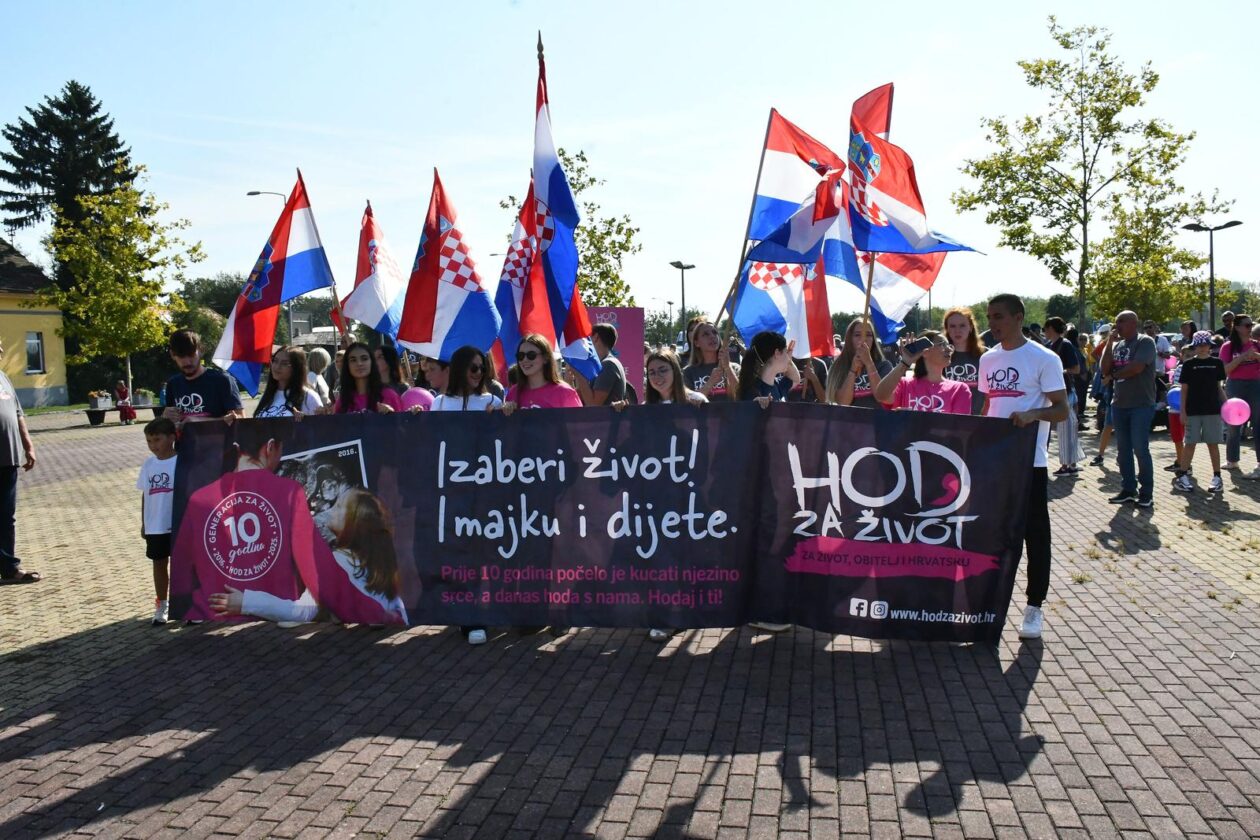 Hod za život Slavonski Brod Hod za život Slavonski Brod