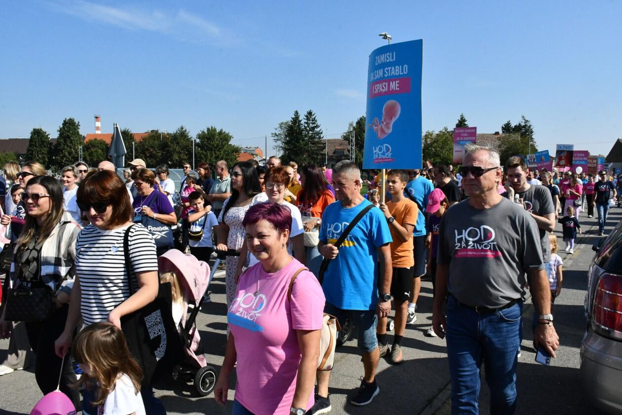 Hod za život Slavonski Brod Hod za život Slavonski Brod