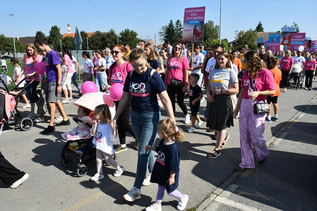 Hod za život Slavonski Brod Hod za život Slavonski Brod