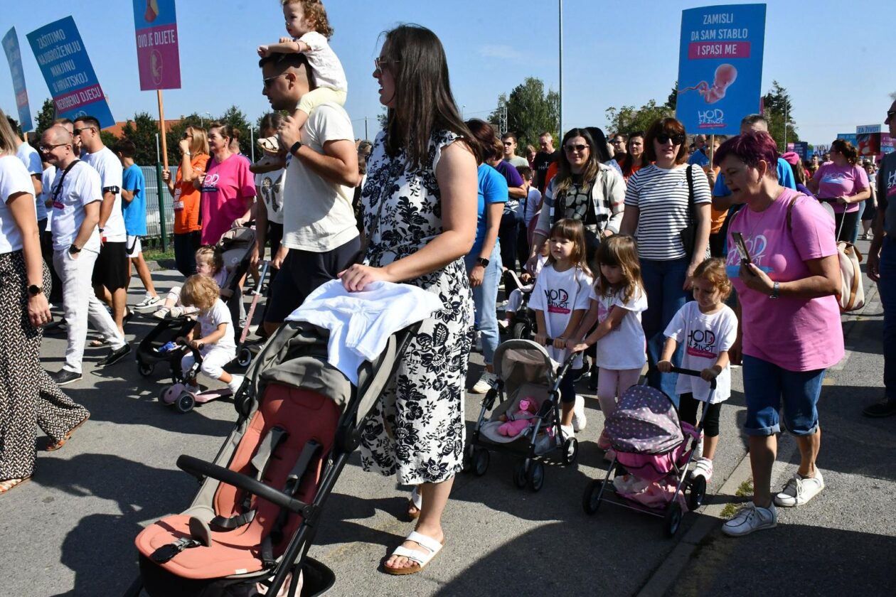 Hod za život Slavonski Brod Hod za život Slavonski Brod