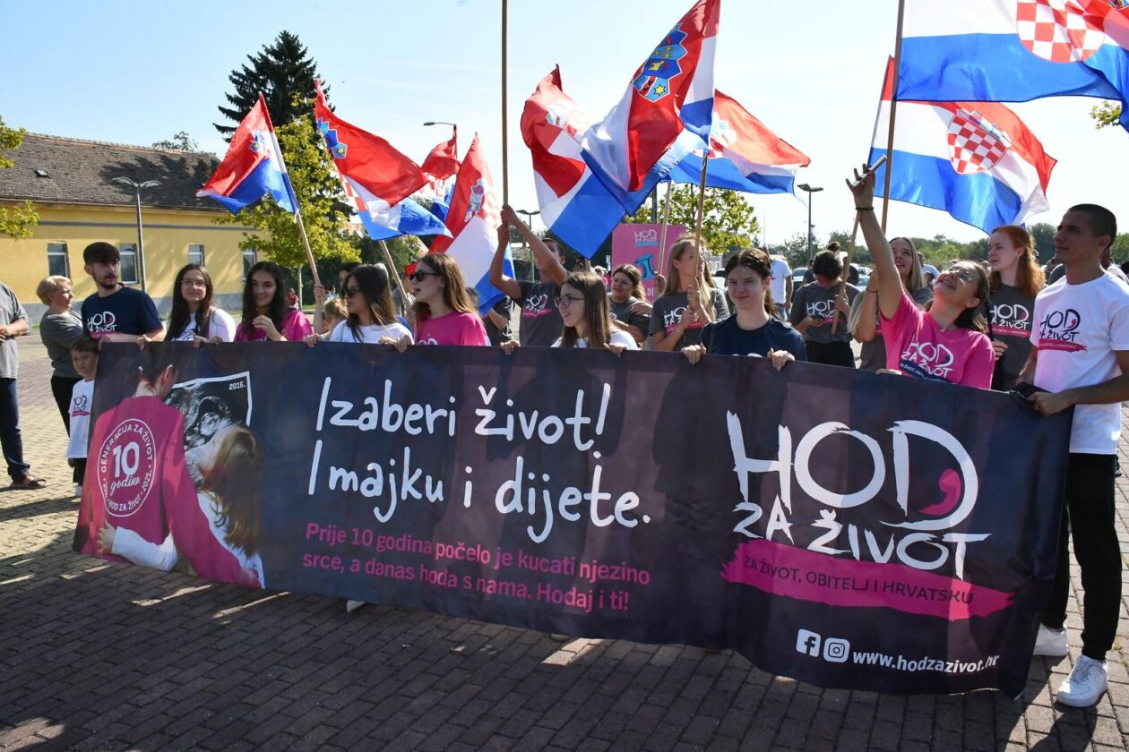 Hod za život Slavonski Brod Hod za život Slavonski Brod